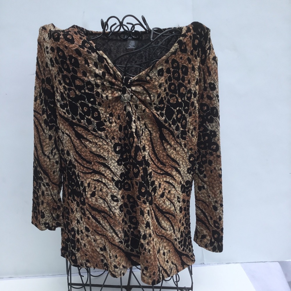 Dana Taylor cheetah top Sz large